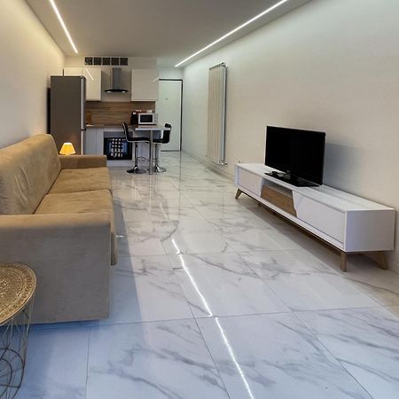 Charmant Studio Avec Vue Montagne Roquebrune-Cap-Martin Eksteriør billede